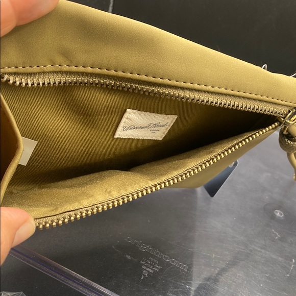 Universal Thread Women's Green Crossbody Bag - Brand New!!!! - Picture 4 of 6